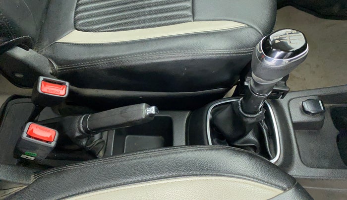 2019 Renault Kwid RXT 1.0 (O), Petrol, Manual, 37,390 km, Gear Lever