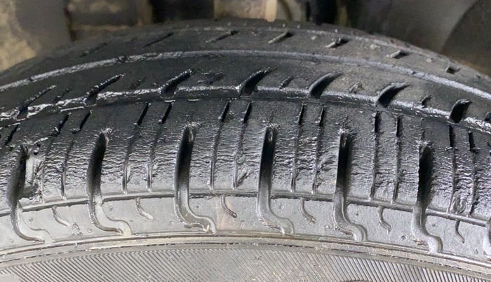2019 Renault Kwid RXT 1.0 (O), Petrol, Manual, 37,390 km, Left Front Tyre Tread