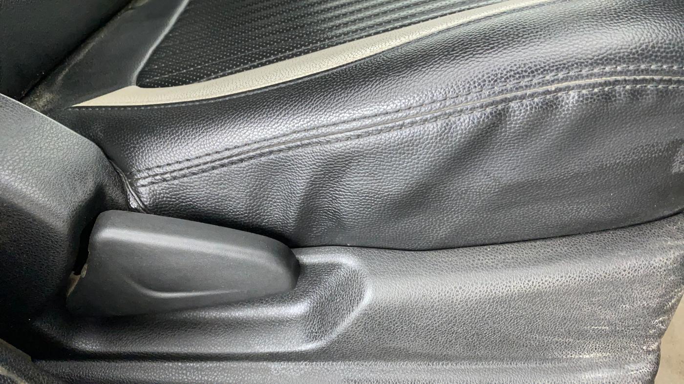 2019 Renault Kwid RXT 1.0 (O), Petrol, Manual, 37,390 km, Driver Side Adjustment Panel