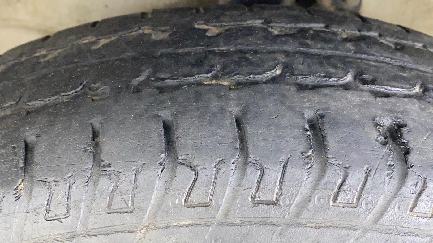 2018 Maruti Wagon R 1.0 LXI CNG, CNG, Manual, 27,939 km, Left Front Tyre Tread
