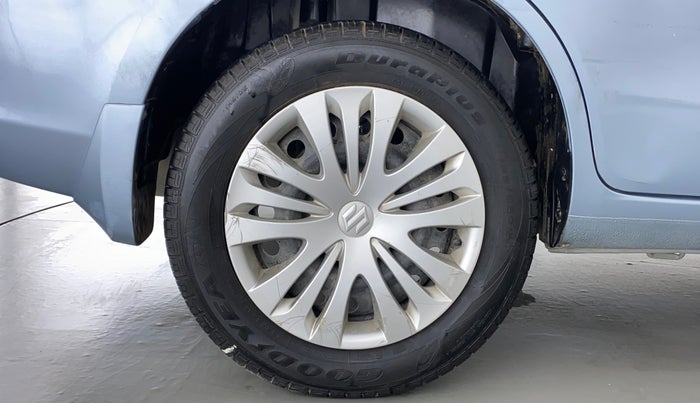 2014 Maruti Ertiga VXI, Petrol, Manual, 30,839 km, Right Rear Wheel