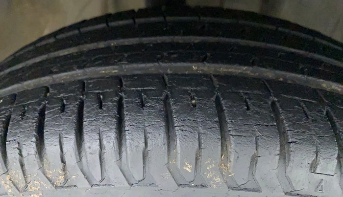 2015 Datsun Go Plus T, Petrol, Manual, 30,191 km, Right Front Tyre Tread