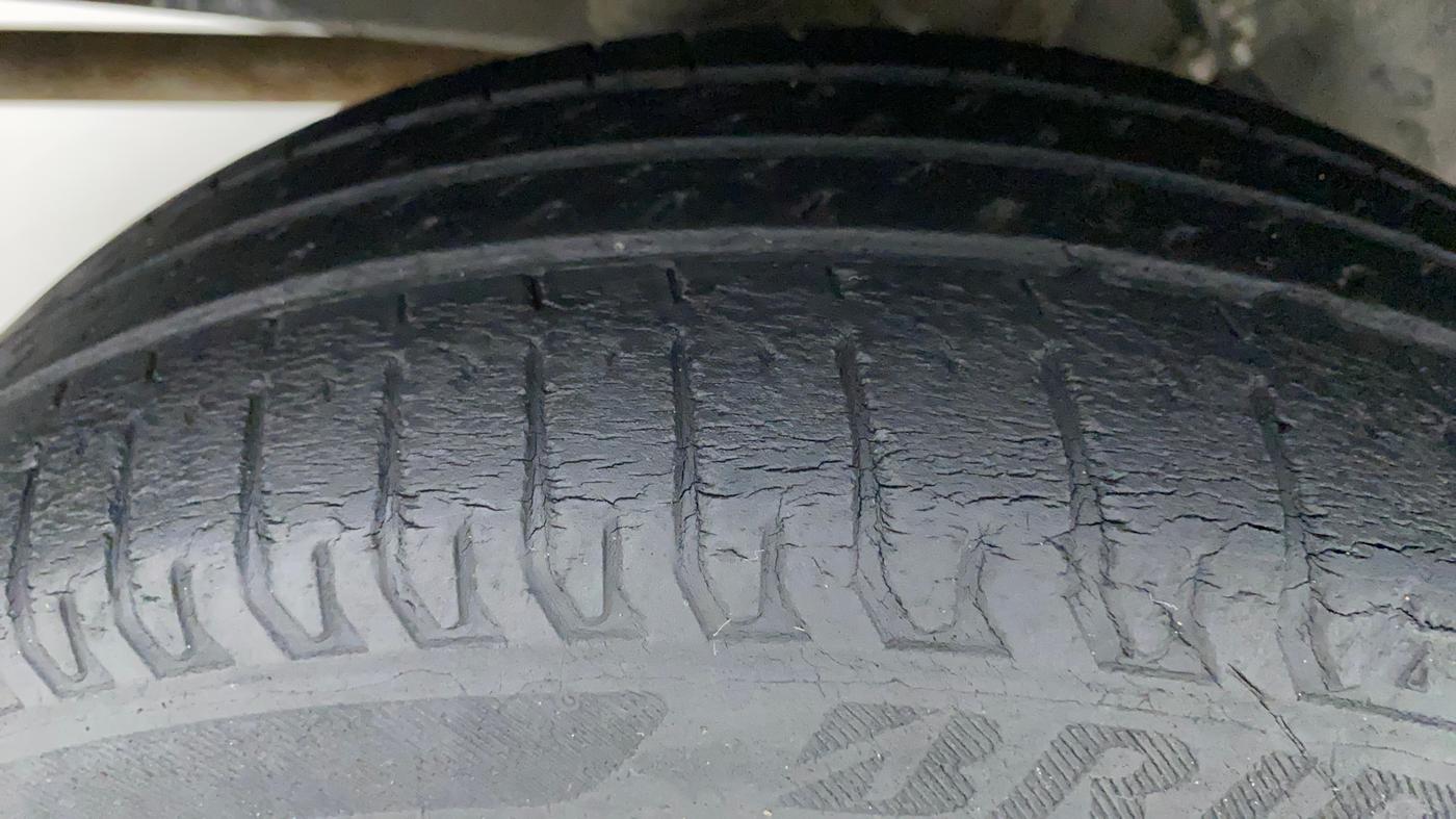 2015 Datsun Go Plus T, Petrol, Manual, 30,191 km, Right Rear Tyre Tread