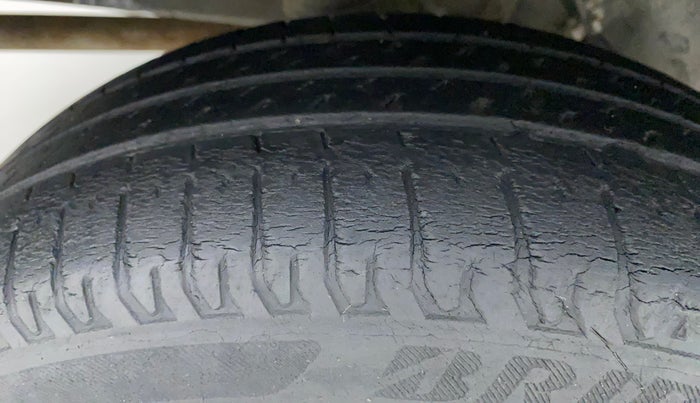 2015 Datsun Go Plus T, Petrol, Manual, 30,191 km, Right Rear Tyre Tread