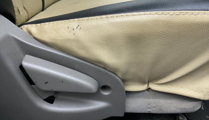 2015 Datsun Go Plus T, Petrol, Manual, 30,191 km, Driver Side Adjustment Panel