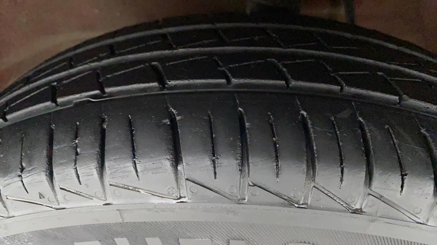 2015 Maruti Alto 800 LXI, Petrol, Manual, 61,197 km, Left Front Tyre Tread