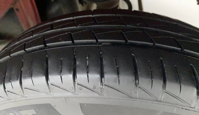 2015 Maruti Alto 800 LXI, Petrol, Manual, 61,197 km, Left Rear Tyre Tread
