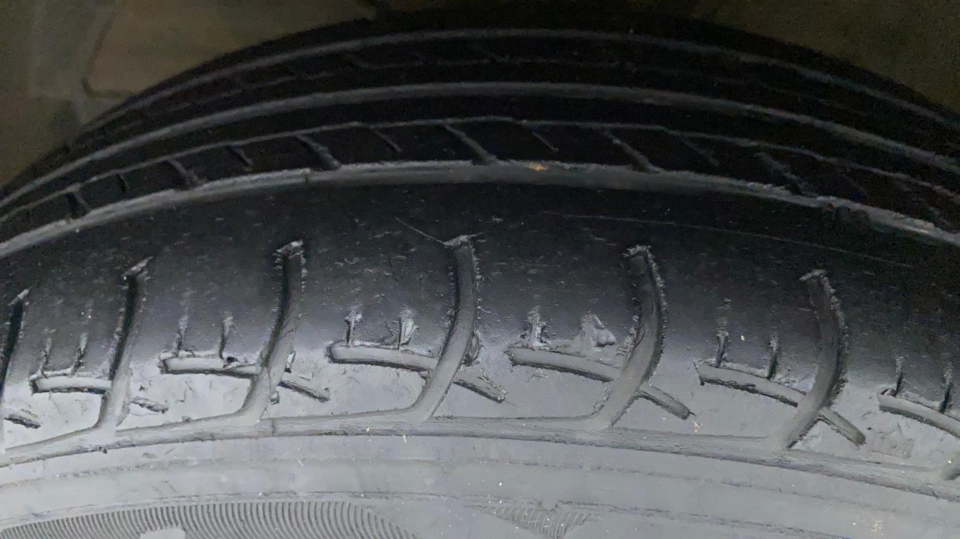2017 Maruti Baleno DELTA PETROL 1.2, Petrol, Manual, 57,272 km, Left Front Tyre Tread