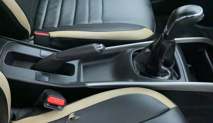 2017 Maruti Baleno DELTA PETROL 1.2, Petrol, Manual, 57,272 km, Gear Lever