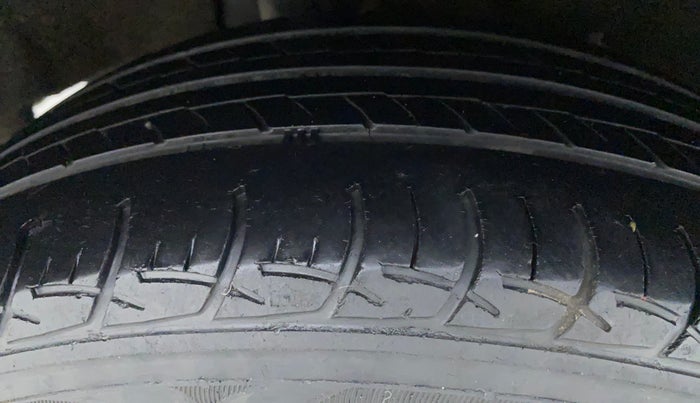 2017 Maruti Baleno DELTA PETROL 1.2, Petrol, Manual, 57,272 km, Right Rear Tyre Tread