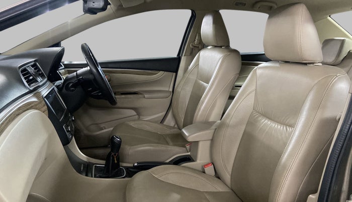2018 Maruti Ciaz ALPHA 1.5 SHVS PETROL, Petrol, Manual, 54,477 km, Right Side Front Door Cabin