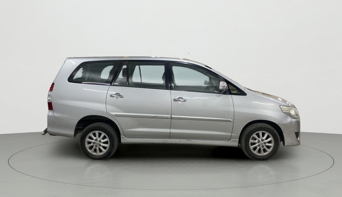 2012 Toyota Innova 2.5 VX 7 STR, Diesel, Manual, 80,838 km, Right Side View