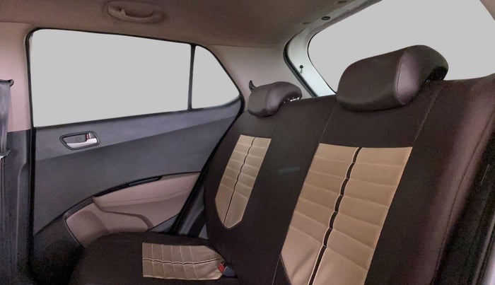 2015 Hyundai Grand i10 ASTA 1.2 KAPPA VTVT, Petrol, Manual, 88,931 km, Right Side Rear Door Cabin