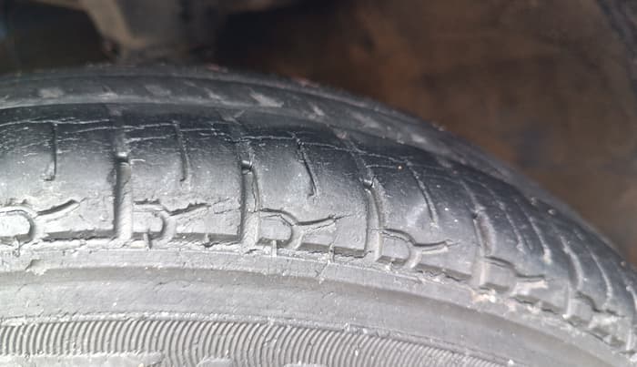 2013 Hyundai Eon ERA +, Petrol, Manual, 38,084 km, Left Front Tyre Tread