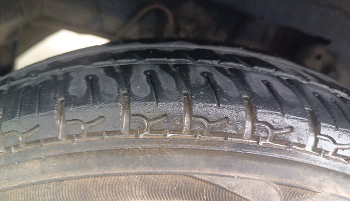 2013 Hyundai Eon ERA +, Petrol, Manual, 38,084 km, Right Rear Tyre Tread