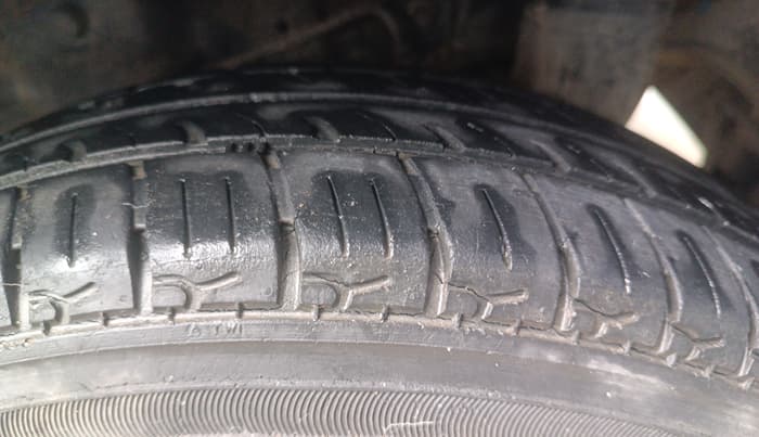 2013 Hyundai Eon ERA +, Petrol, Manual, 38,084 km, Left Rear Tyre Tread