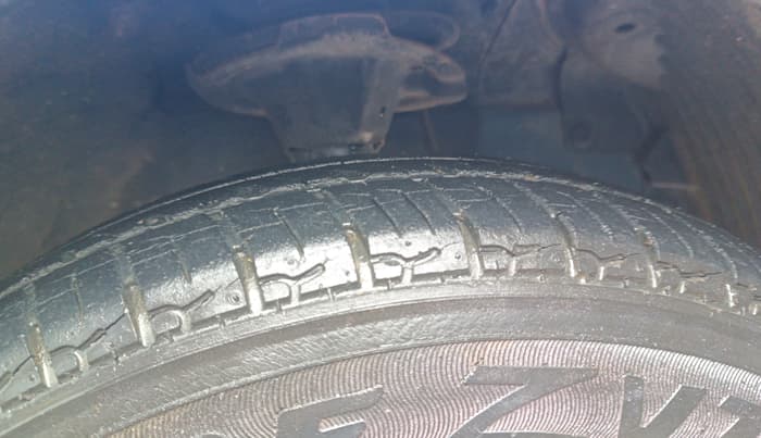 2013 Hyundai Eon ERA +, Petrol, Manual, 38,084 km, Right Front Tyre Tread