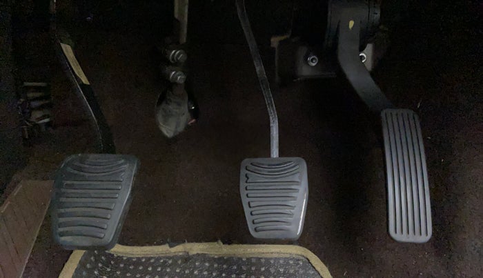 2014 Mahindra XUV500 W8, Diesel, Manual, 86,735 km, Pedals