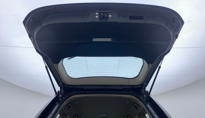 2014 Mahindra XUV500 W8, Diesel, Manual, 86,735 km, Boot Door Open