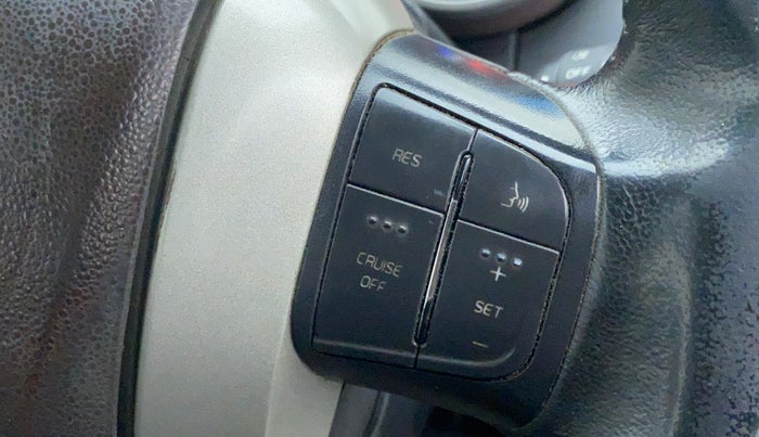 2014 Mahindra XUV500 W8, Diesel, Manual, 86,735 km, Adaptive Cruise Control