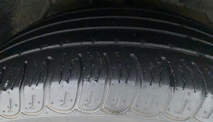 2014 Mahindra XUV500 W8, Diesel, Manual, 86,735 km, Right Front Tyre Tread