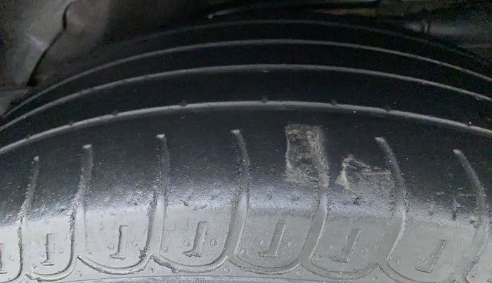 2014 Mahindra XUV500 W8, Diesel, Manual, 86,735 km, Left Rear Tyre Tread