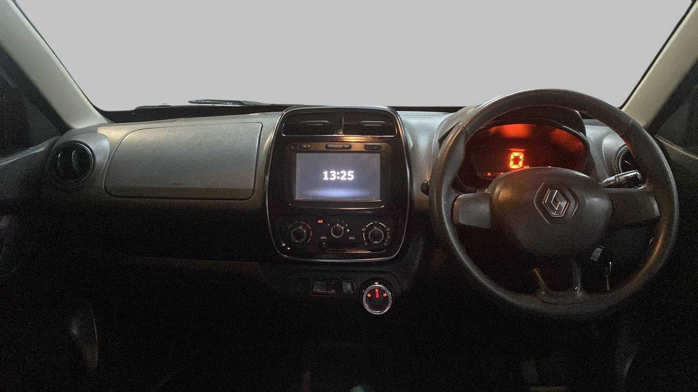 2017 Renault Kwid RXT 1.0 AMT (O), Petrol, Automatic, 35,582 km, Dashboard