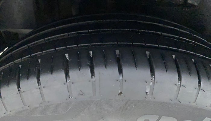 2022 Maruti Dzire ZXI CNG, CNG, Manual, 22,396 km, Right Rear Tyre Tread