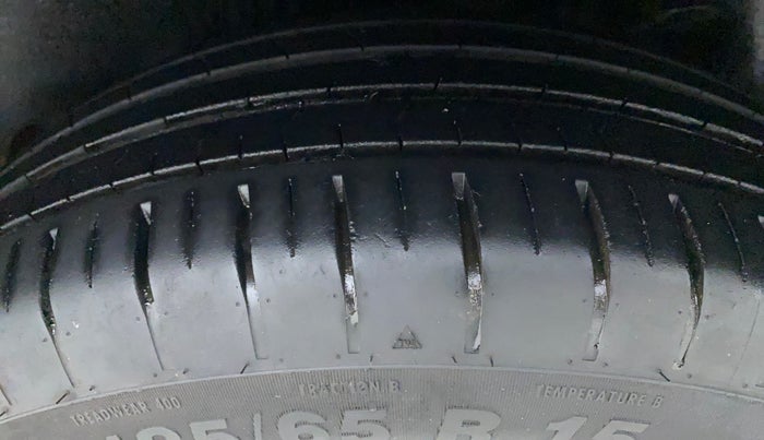 2022 Maruti Dzire ZXI CNG, CNG, Manual, 22,396 km, Left Rear Tyre Tread