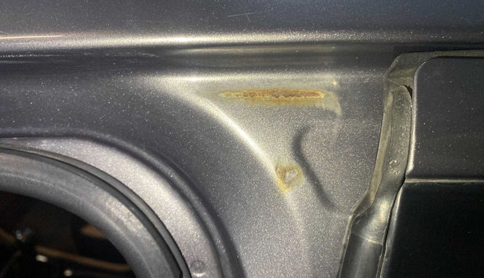 2016 Maruti Ciaz ZDI SHVS, Diesel, Manual, 64,998 km, Left B pillar - Slight discoloration