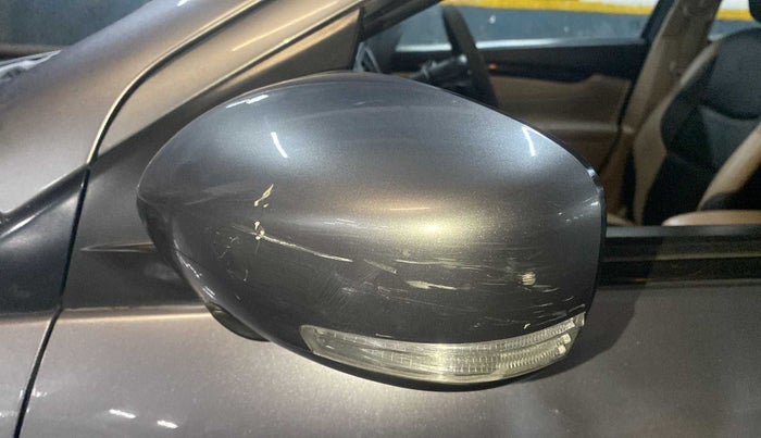 2016 Maruti Ciaz ZDI SHVS, Diesel, Manual, 64,998 km, Left rear-view mirror - Minor scratches