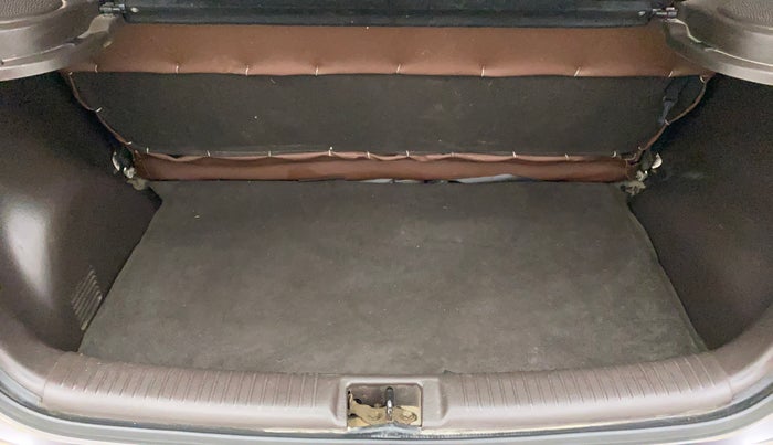 2014 Hyundai Santro Xing GL PLUS, Petrol, Manual, 57,989 km, Boot Inside