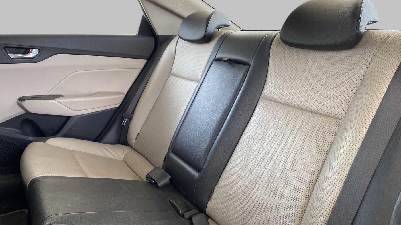 2018 Hyundai Verna 1.6 VTVT SX (O) AT, Petrol, Automatic, 41,866 km, Right Side Rear Door Cabin