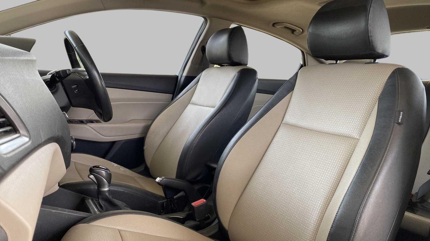 2018 Hyundai Verna 1.6 VTVT SX (O) AT, Petrol, Automatic, 41,866 km, Right Side Front Door Cabin