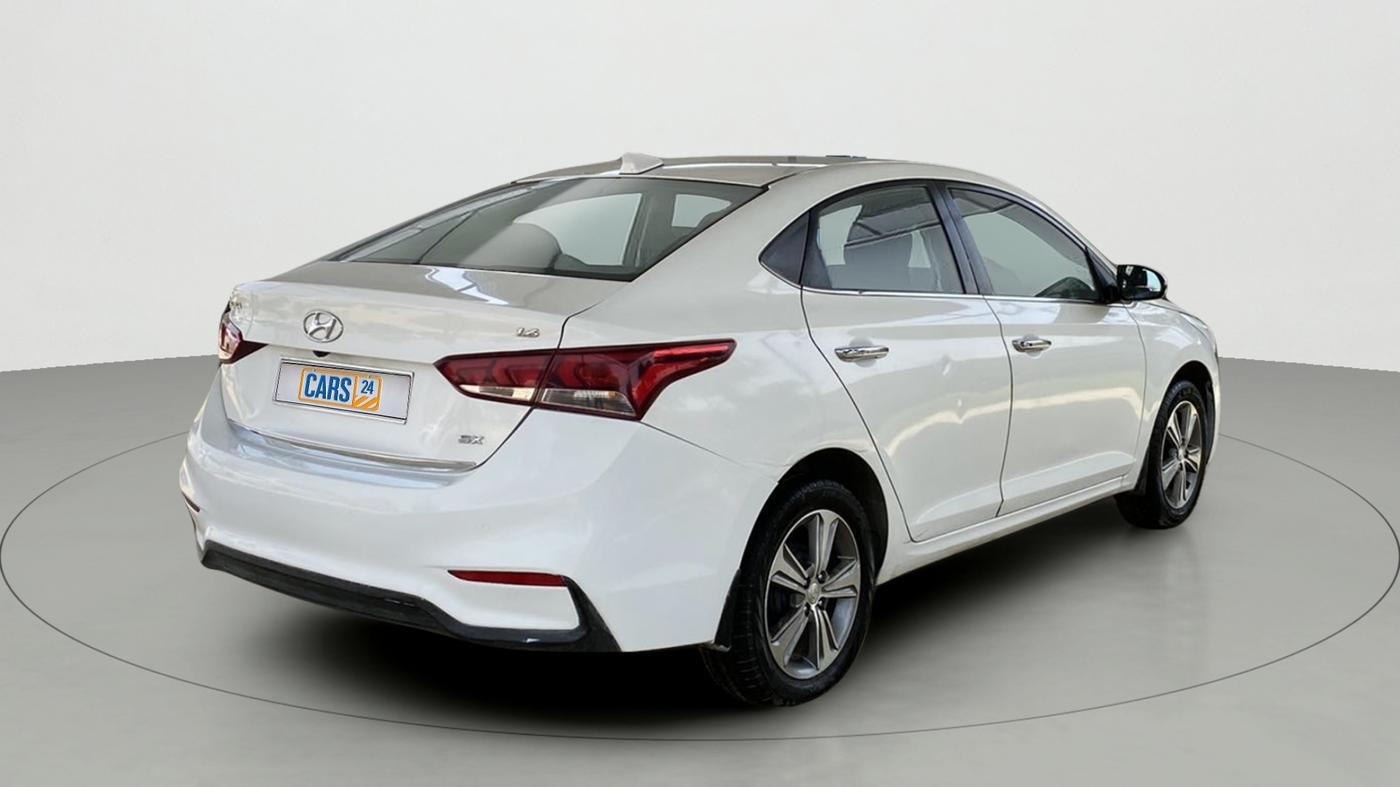 2018 Hyundai Verna 1.6 VTVT SX (O) AT, Petrol, Automatic, 41,866 km, Right Back Diagonal
