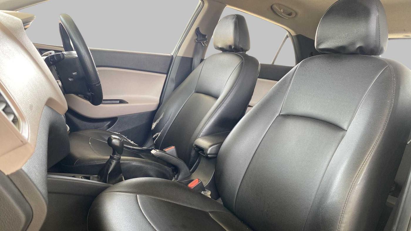 2020 Hyundai Elite i20 SPORTZ PLUS 1.2, Petrol, Manual, 60,971 km, Right Side Front Door Cabin
