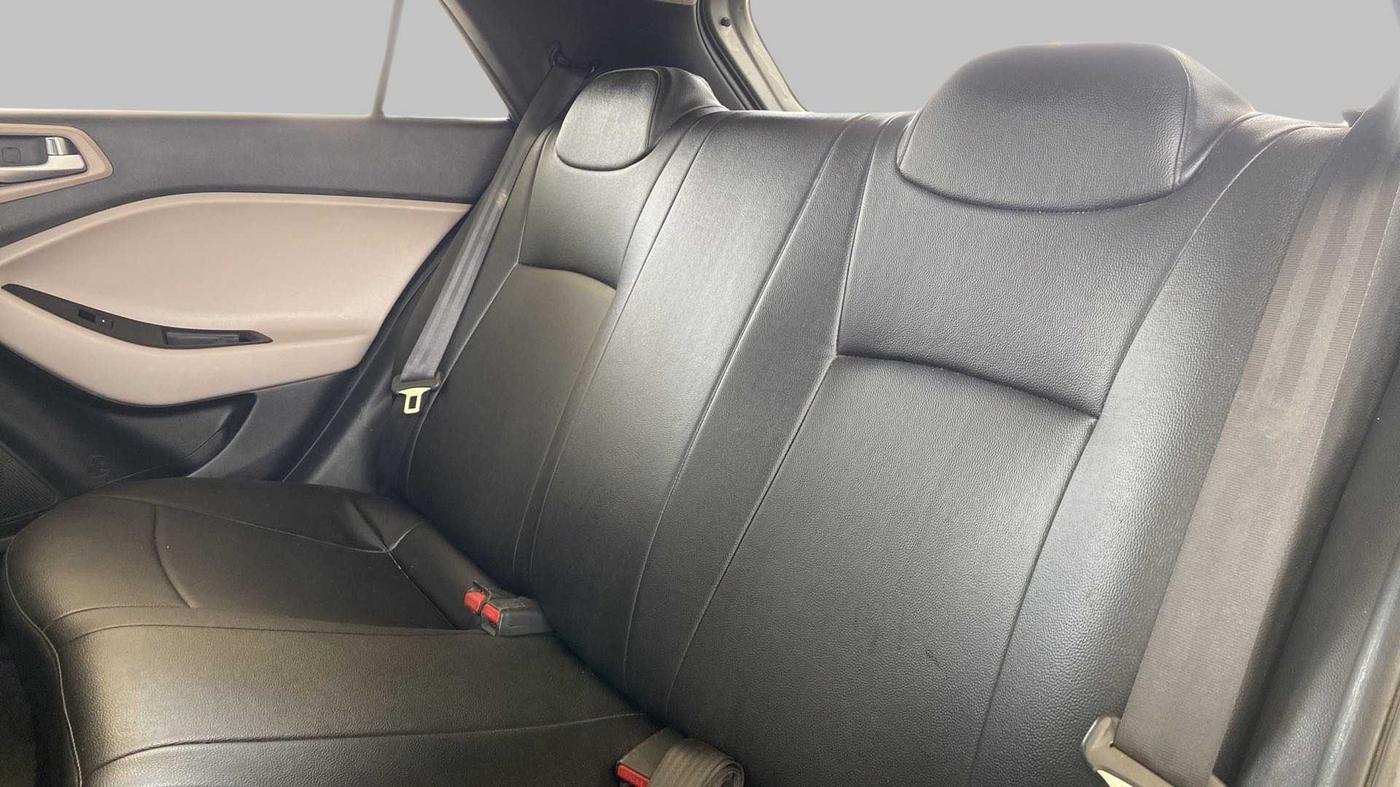 2020 Hyundai Elite i20 SPORTZ PLUS 1.2, Petrol, Manual, 60,971 km, Right Side Rear Door Cabin
