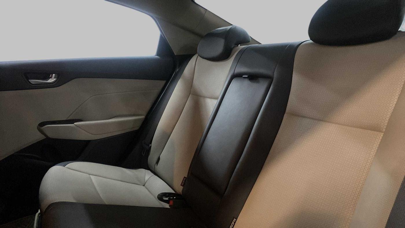 2019 Hyundai Verna 1.6 VTVT SX O, Petrol, Manual, 18,428 km, Right Side Rear Door Cabin