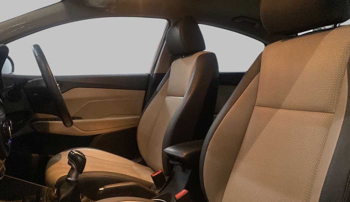 2019 Hyundai Verna 1.6 VTVT SX O, Petrol, Manual, 18,428 km, Right Side Front Door Cabin