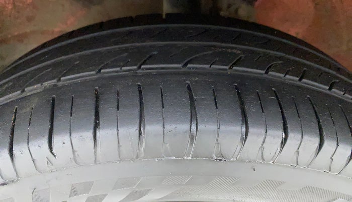 2016 Maruti Wagon R 1.0 VXI, Petrol, Manual, 58,708 km, Left Front Tyre Tread