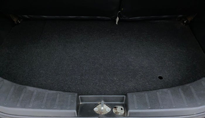 2016 Maruti Wagon R 1.0 VXI, Petrol, Manual, 58,708 km, Boot Inside