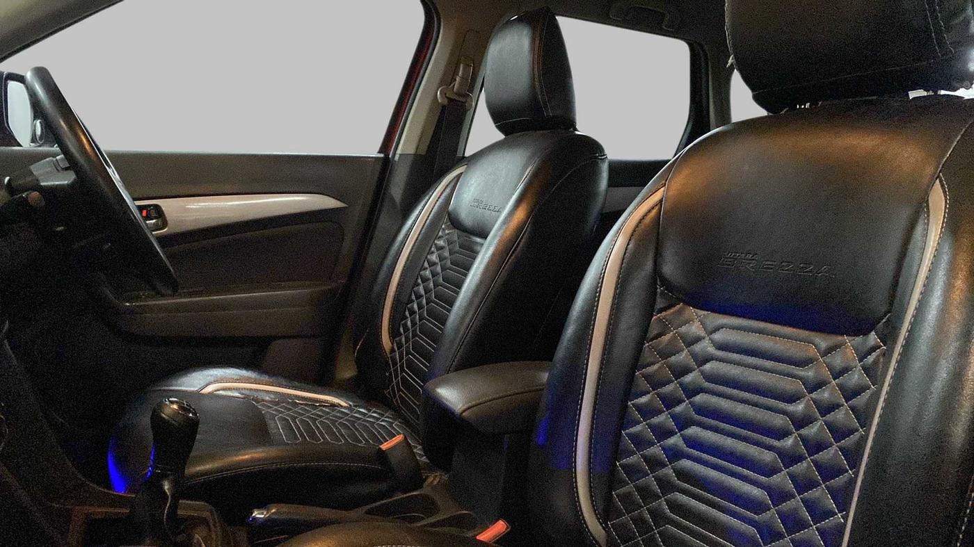 2016 Maruti Vitara Brezza ZDI PLUS, Diesel, Manual, 92,380 km, Right Side Front Door Cabin