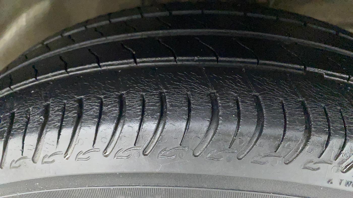 2019 Maruti S PRESSO VXI (O), Petrol, Manual, 32,376 km, Right Front Tyre Tread