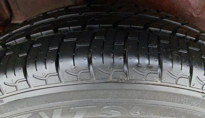 2017 Maruti Celerio ZXI, Petrol, Manual, 55,943 km, Right Rear Tyre Tread