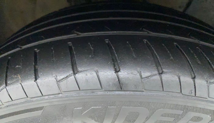 2019 Hyundai Elite i20 ASTA 1.4 CRDI (O), Diesel, Manual, 32,984 km, Right Front Tyre Tread