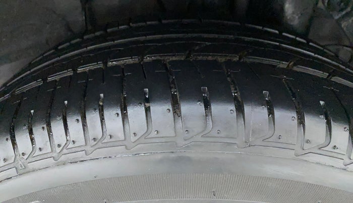 2018 Hyundai Elite i20 ASTA 1.2 (O), Petrol, Manual, 56,415 km, Left Rear Tyre Tread