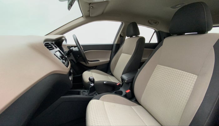 2018 Hyundai Elite i20 ASTA 1.2 (O), Petrol, Manual, 56,415 km, Right Side Front Door Cabin