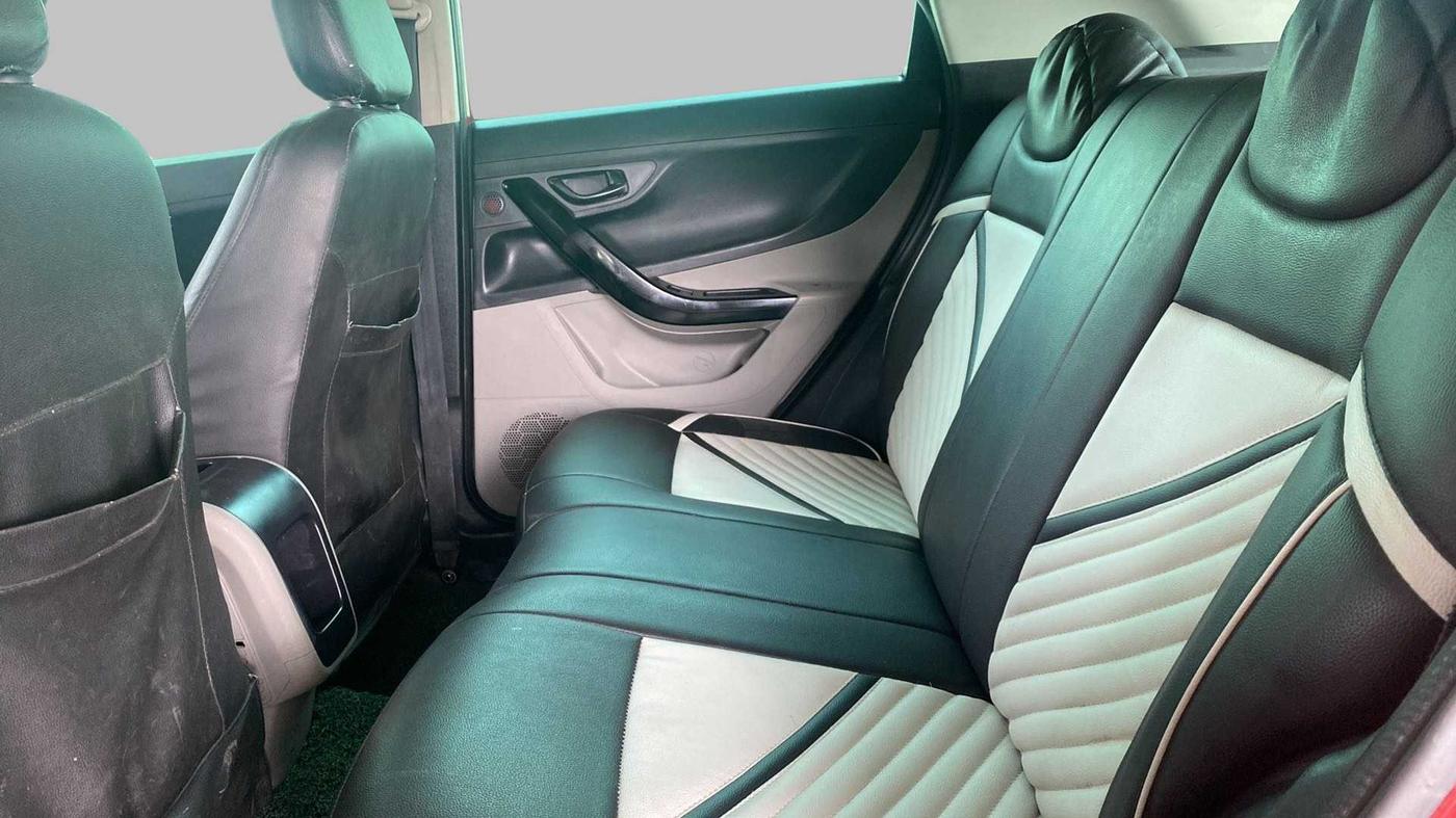 2018 Tata NEXON XM PETROL, Petrol, Manual, 73,282 km, Right Side Rear Door Cabin