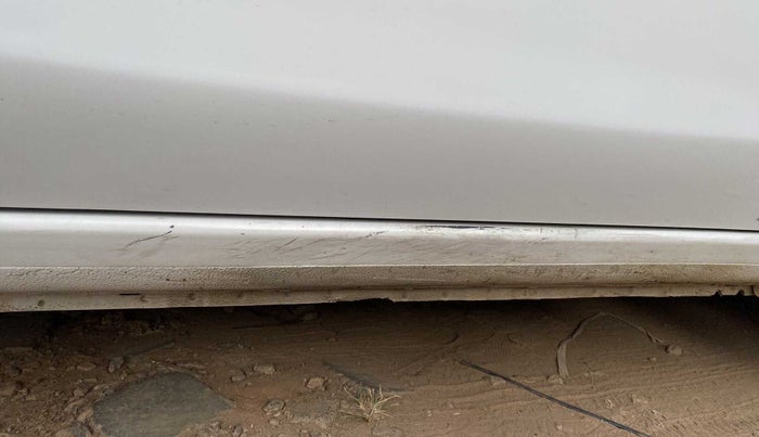2017 Nissan Micra Active XL, Petrol, Manual, 53,575 km, Right running board - Minor scratches