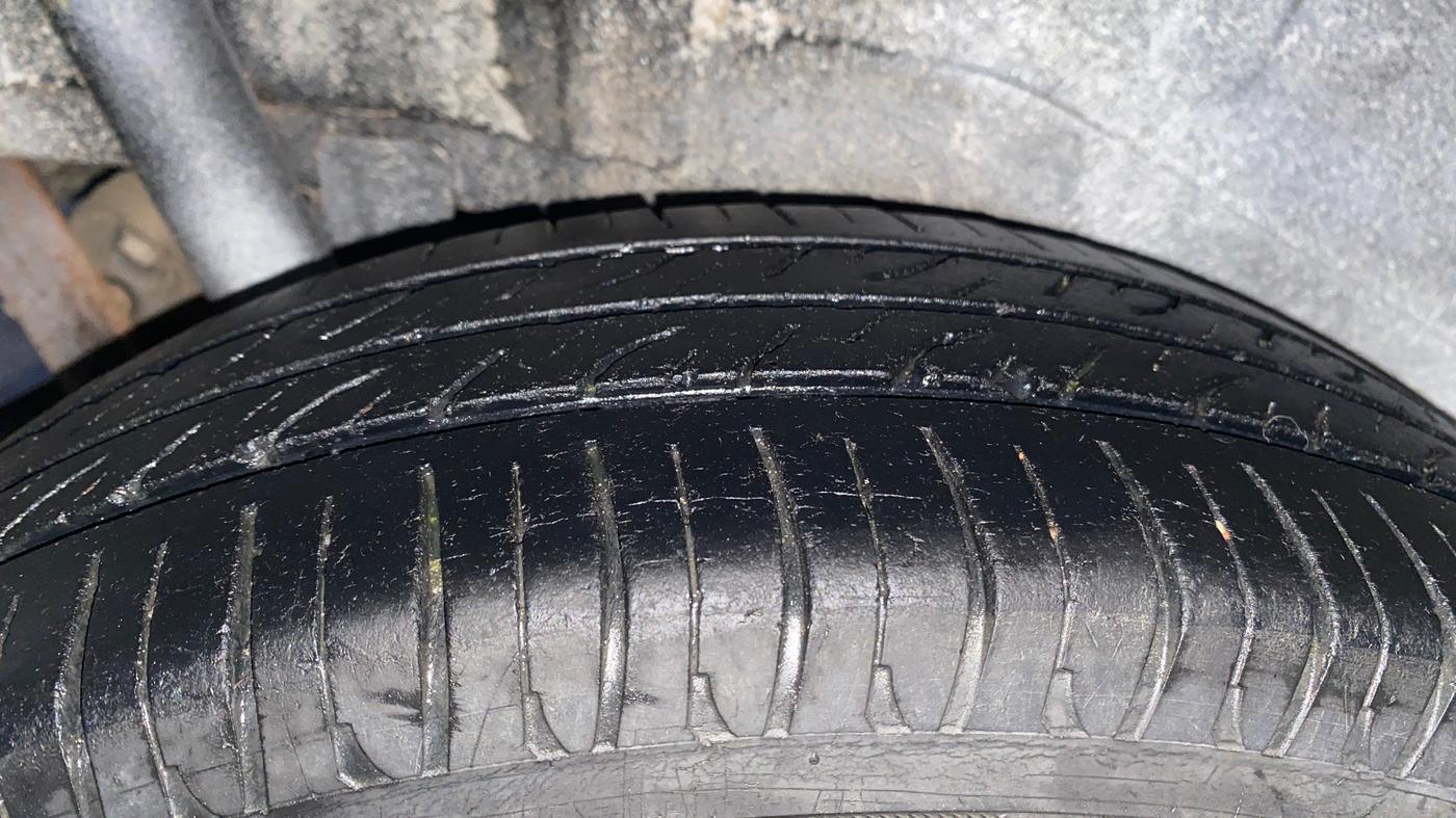 2015 Maruti Wagon R 1.0 VXI, Petrol, Manual, 56,546 km, Right Rear Tyre Tread